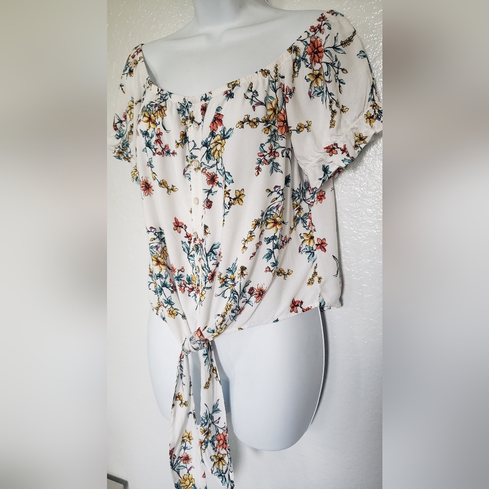 White Floral Crop Top Blouse Sz L Button Down Ruffled Sleeves Off The Shoulder - Picture 2 of 8